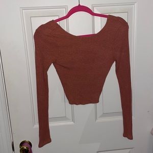 Cropped Sweater with Twist Back